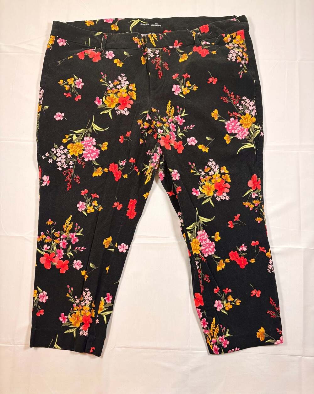 Women’s Old Navy Pixie Mid-Rise Floral Multi-Color Print Cropped Pants Plus Size